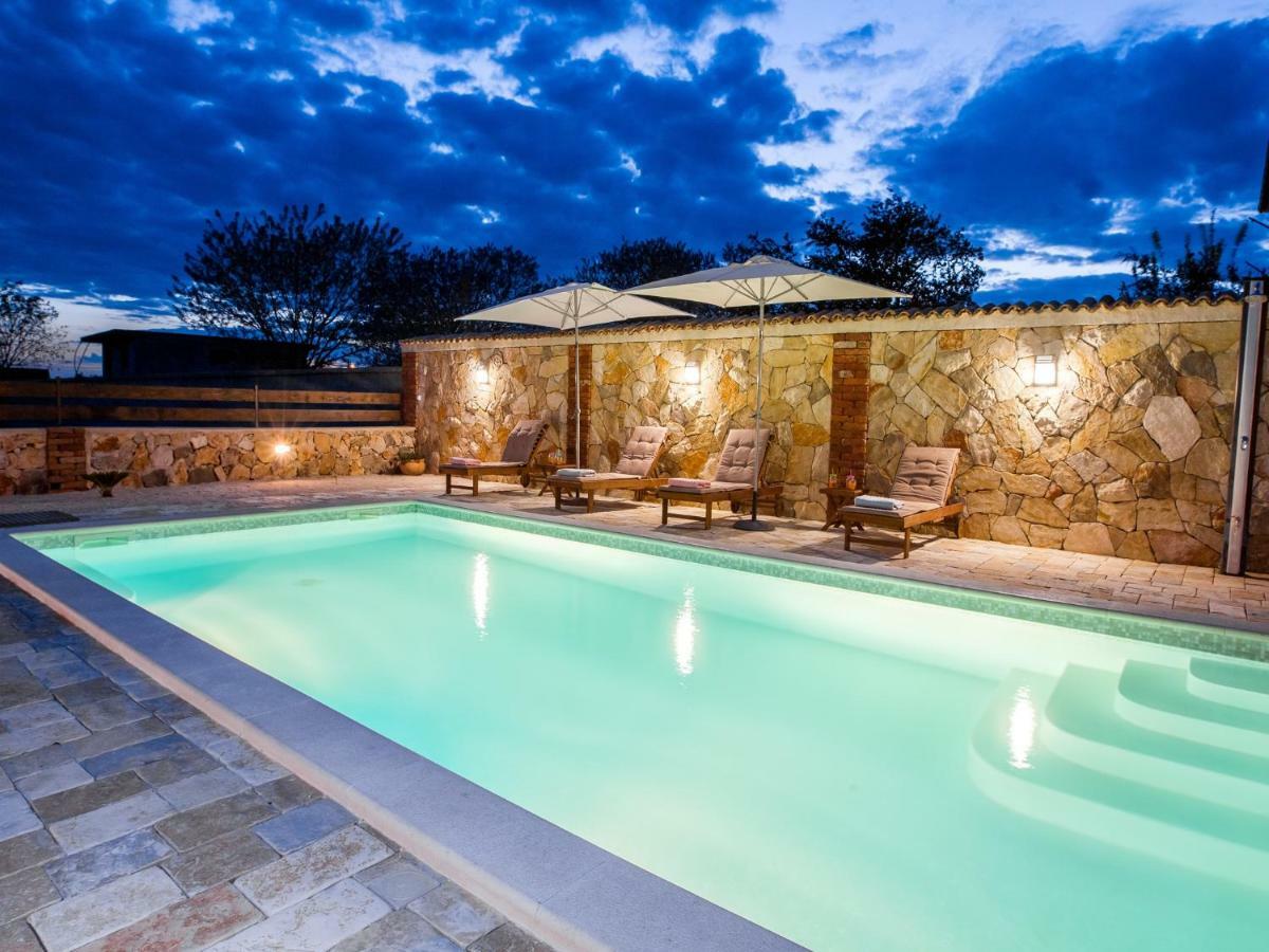 Holiday Home Iva With Pool Сукошан Экстерьер фото